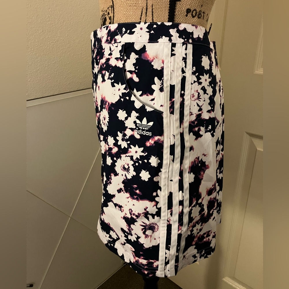 Adidas originals Floral print mini skirt XL 14 16 - Picture 2 of 5
